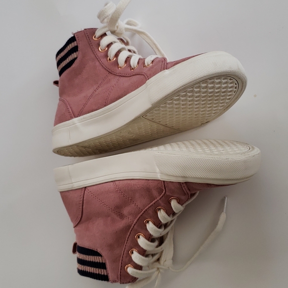 Old Navy shoes - Picture 6 of 9